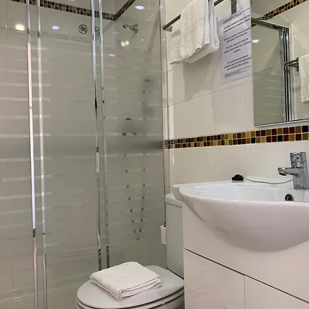 Discovery Expo - Aeroporto Guest house Lisbon