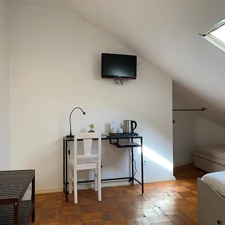 Discovery Expo - Aeroporto Guest house Lisbon